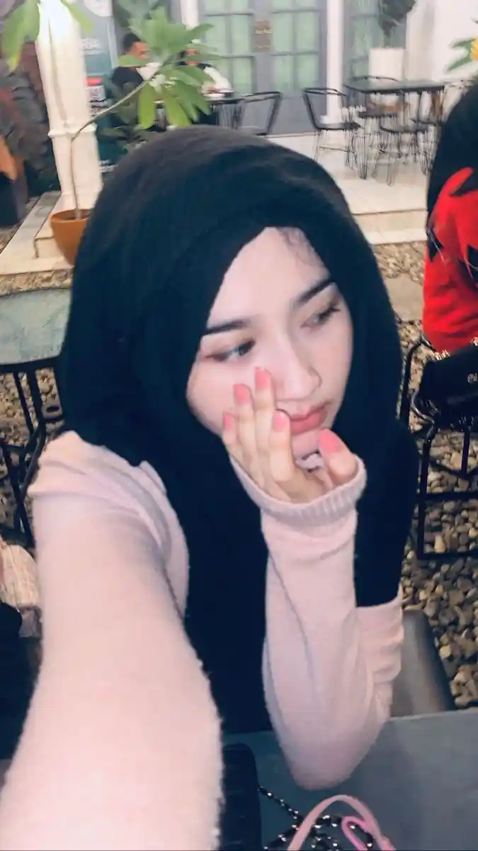 hijab-girl-dp-for-instagram