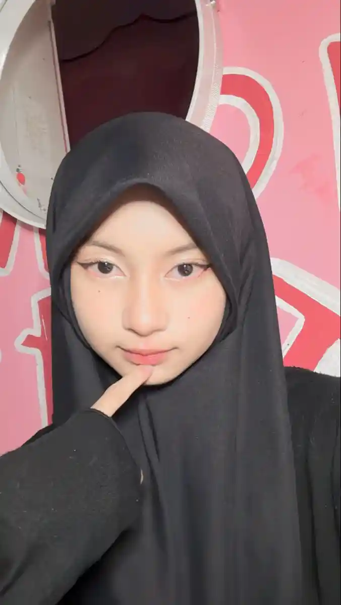 instagram-cute-hijab-girl-dp
