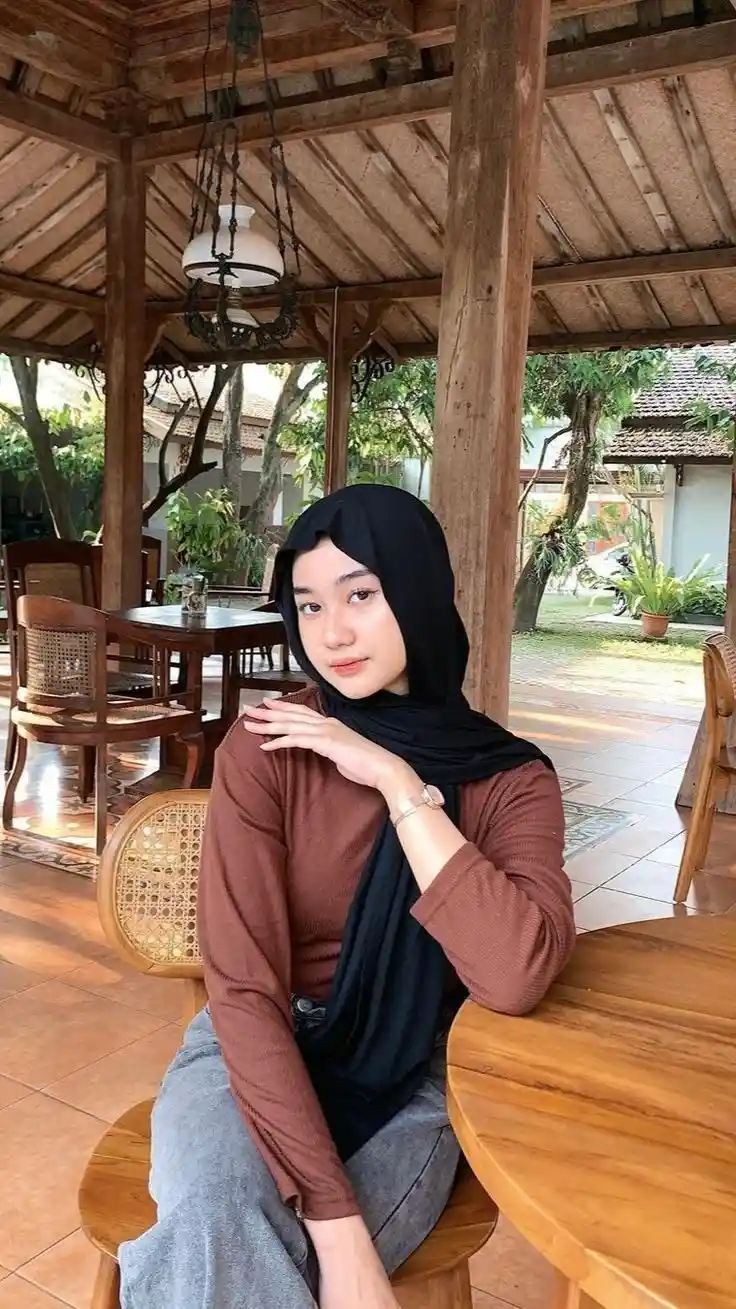 stylish-hijab-girl-dp