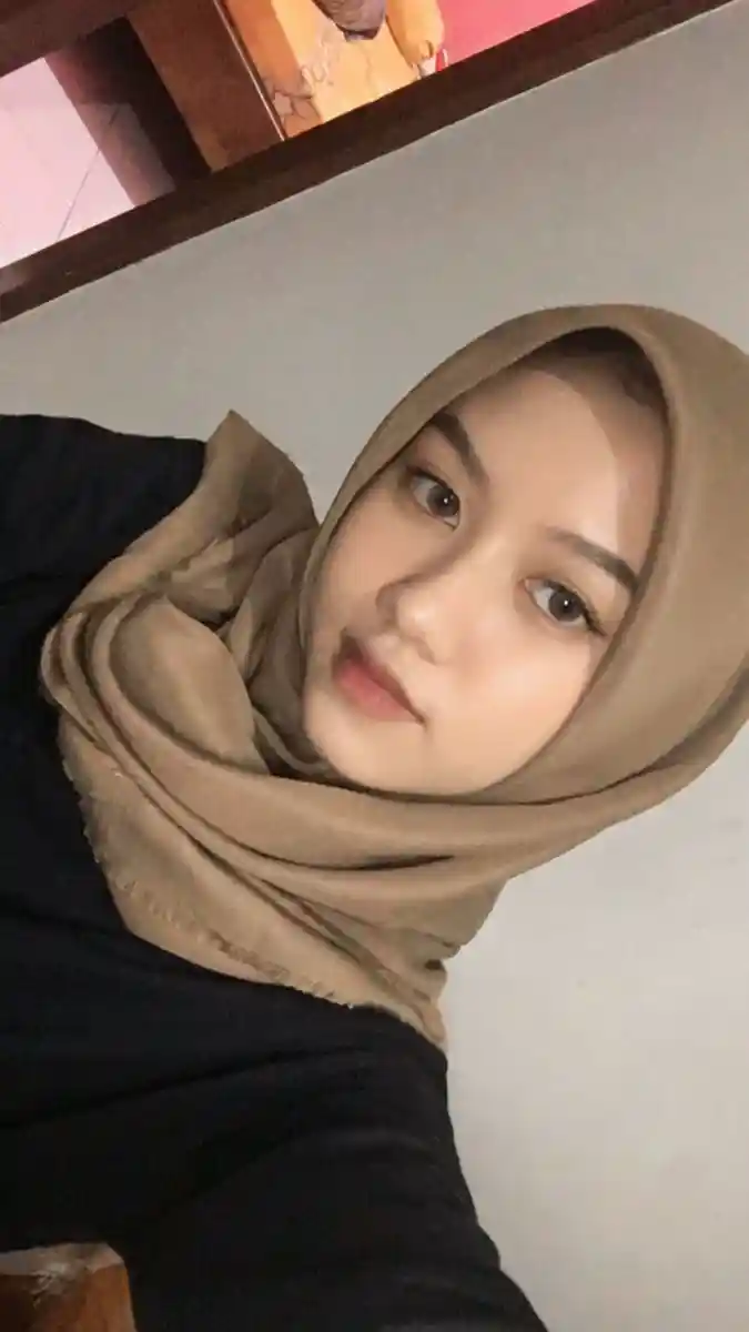 stylish-instagram-hijab-girl-dp