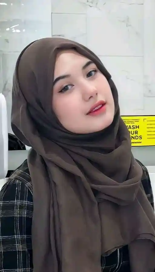 stylish-instagram-hijab-girl-dp