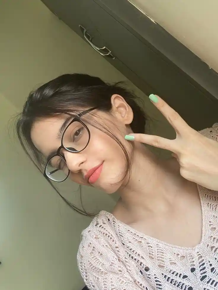 beautiful-attitude-girls-dp-images