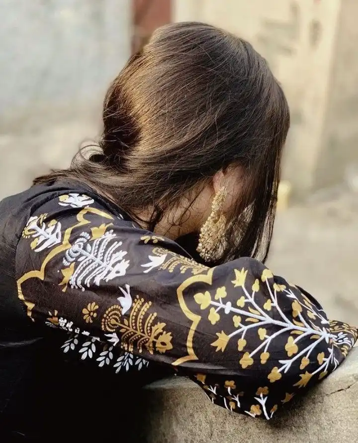 hide-face-girl-pic-dp