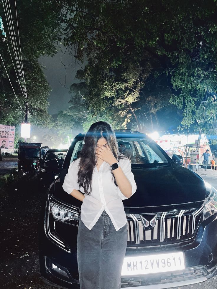 Hide Face Girl Pic for Instagram