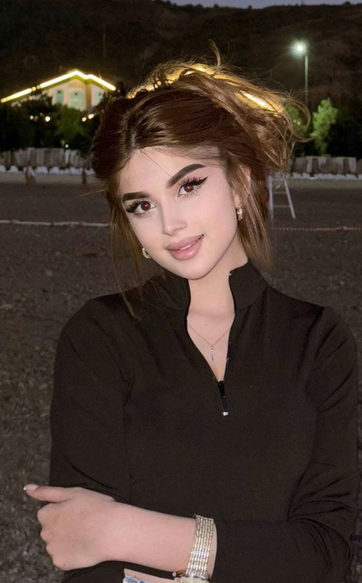 Instagram Hidden Face Dp for Girls