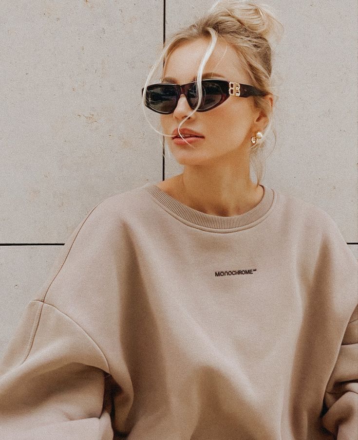 Mirror-Selfie-for-Instagram-Dp