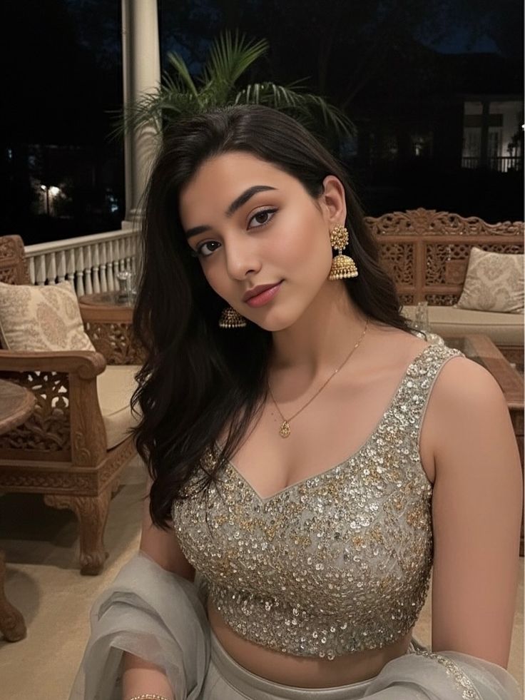 Mirror Selfie for Instagram Dp