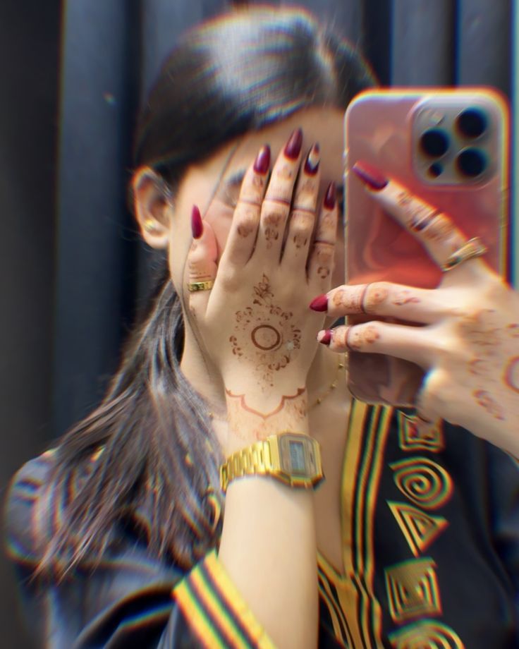 Real-Hide-Face-Girl-Pic