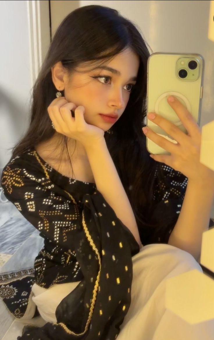 Smart Cool Attitude Girls Dp