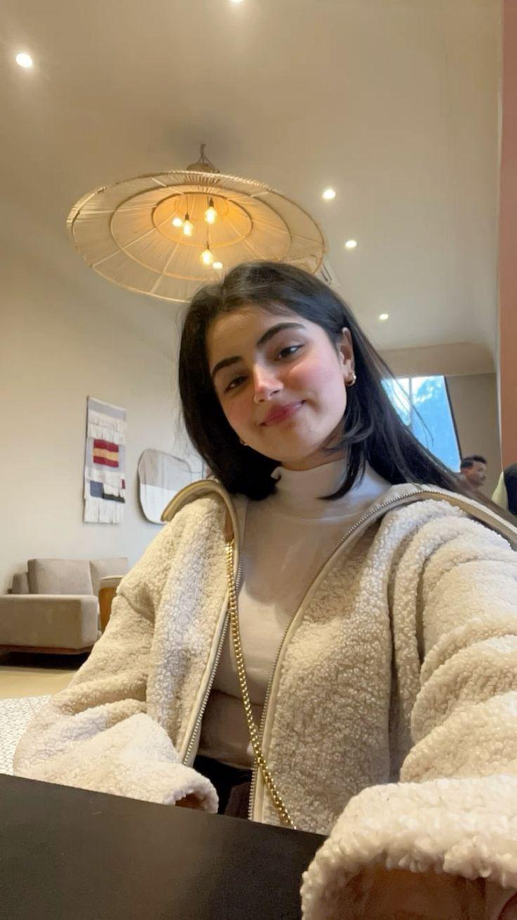 Smart-Cool-Attitude-Girls-Dp