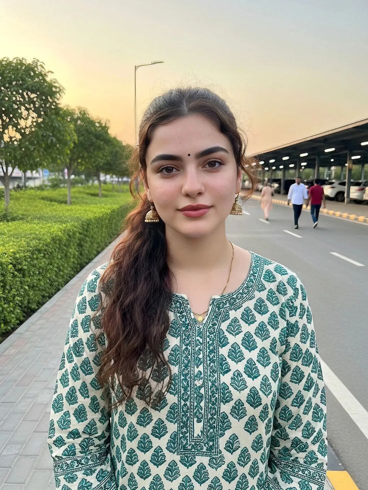 Stylish Attitude Girls Dp