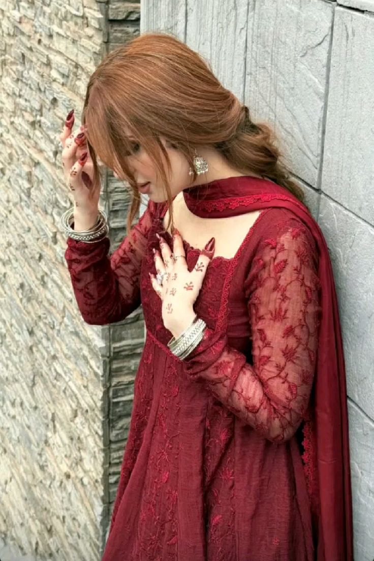 and-Real-Hide-Face-Girl-Dp-for-Whatsapp