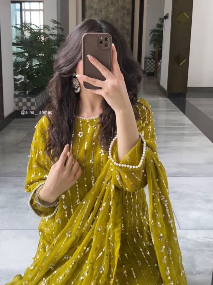 and Real Hide Face Girl Dp for Whatsapp